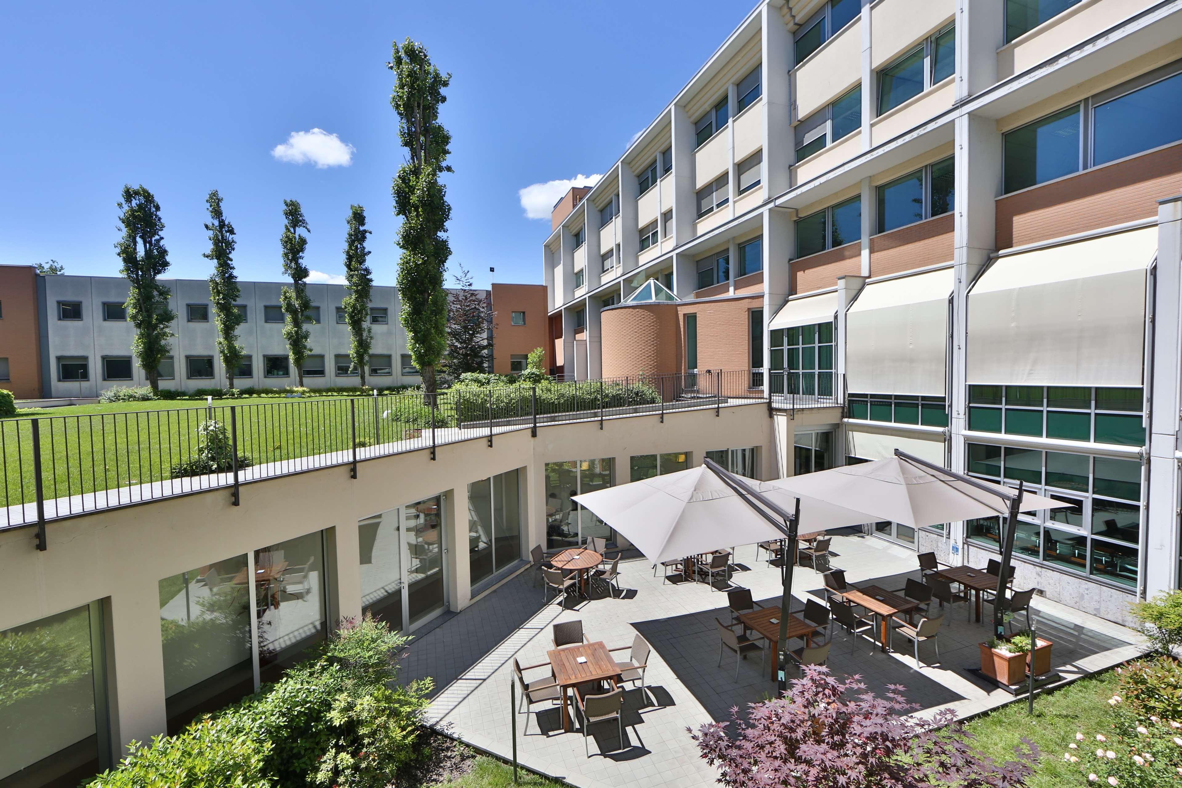 Best Western Plus Hotel Le Favaglie Cornaredo Exterior photo