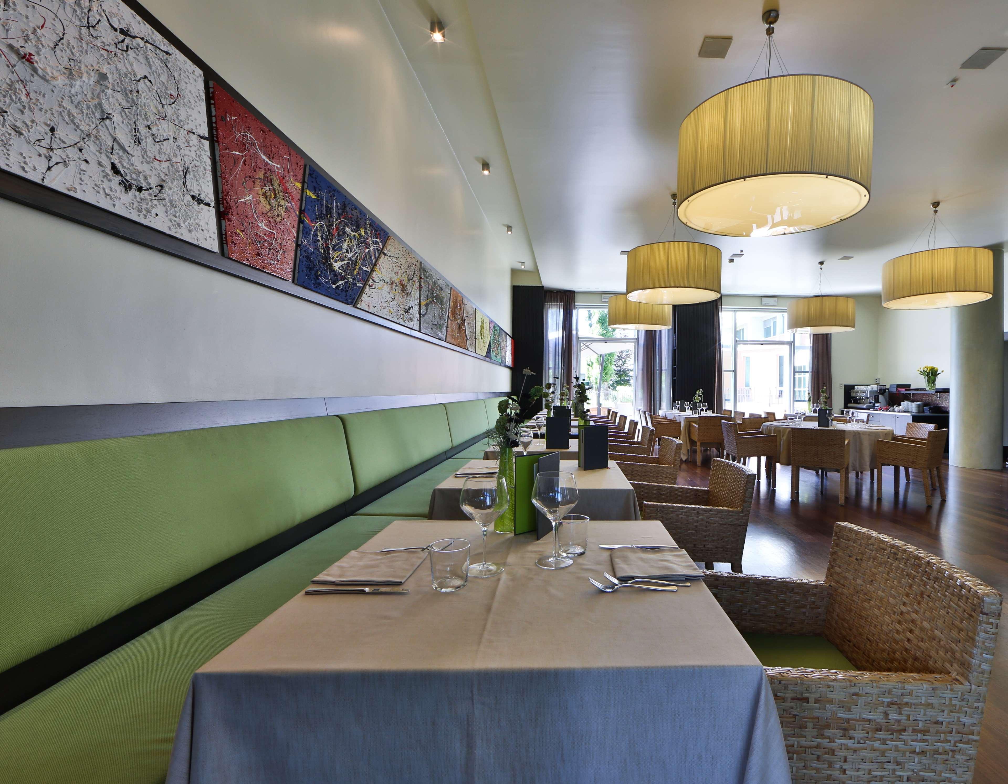 Best Western Plus Hotel Le Favaglie Cornaredo Exterior photo