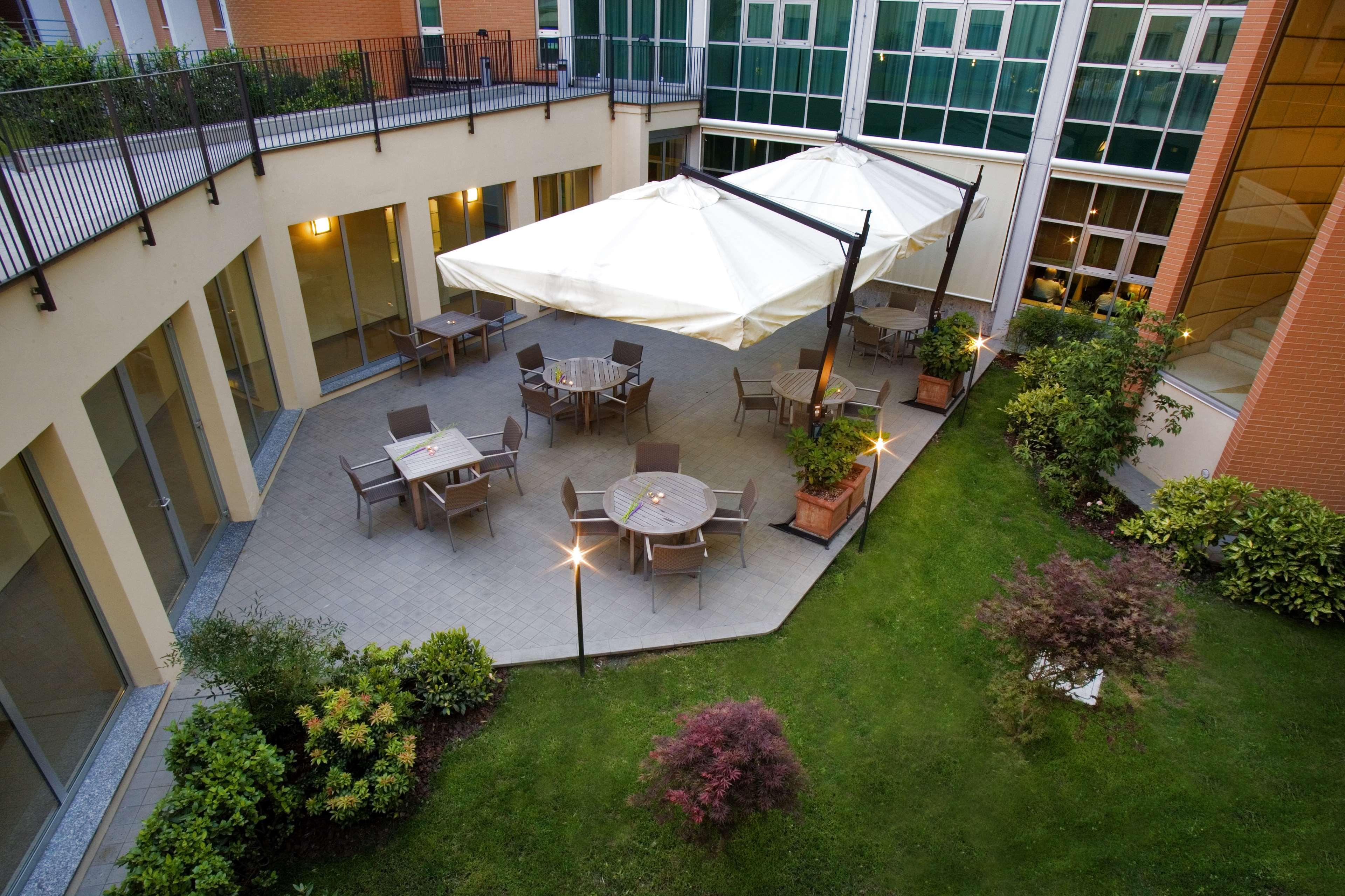 Best Western Plus Hotel Le Favaglie Cornaredo Exterior photo