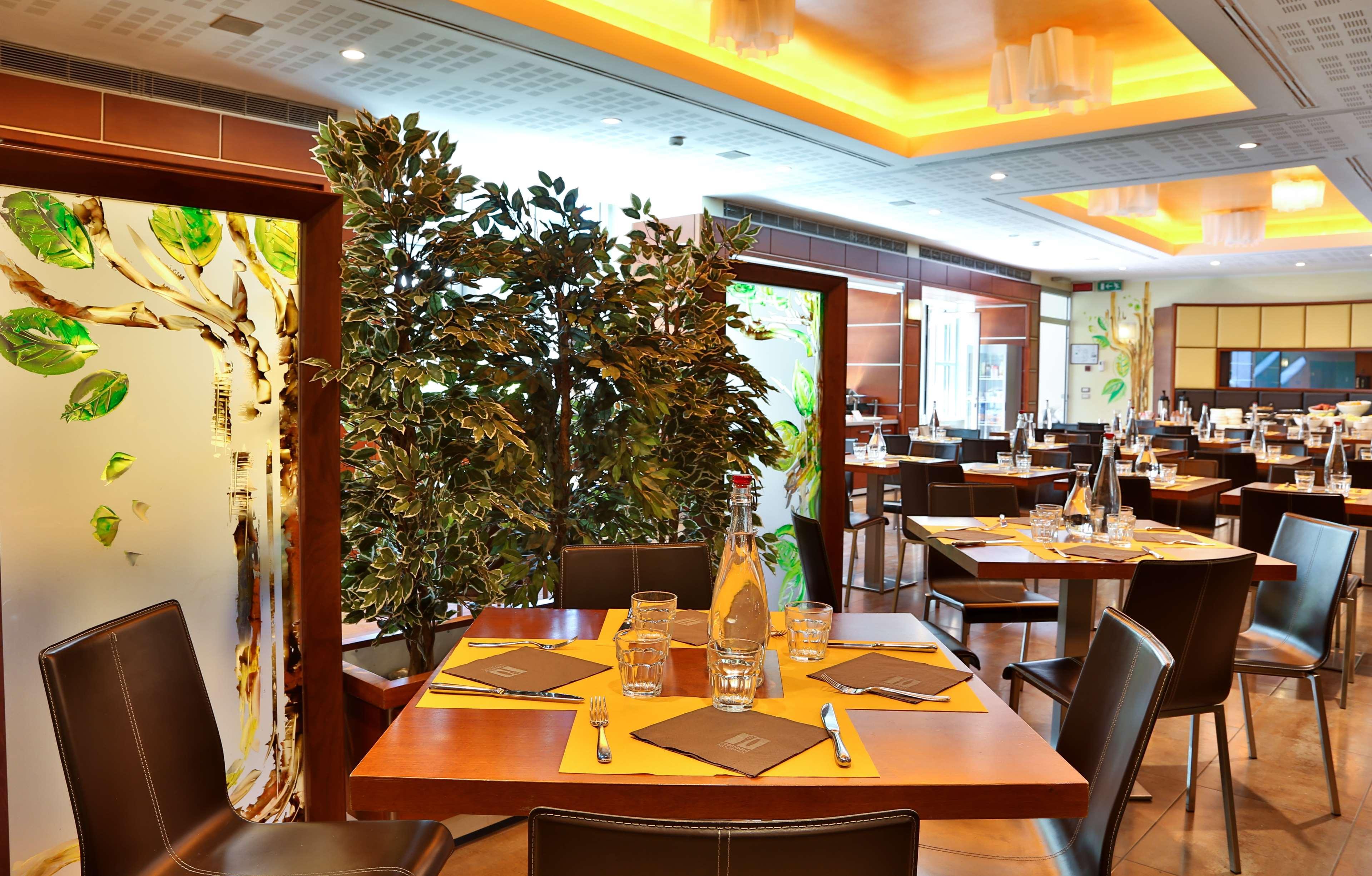 Best Western Plus Hotel Le Favaglie Cornaredo Exterior photo